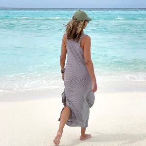 VESTIDO MIDI FENDAS